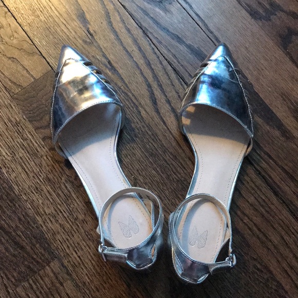 Victoria’s Secret silver pointed to flats - Picture 2 of 5